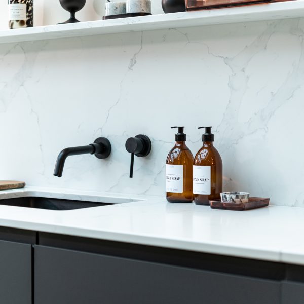 Set of 2 Plastic Amber Pump Bottles Hand Soap and Dish Soap with White Label 500ml